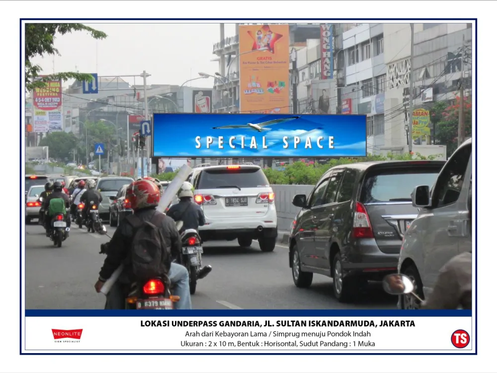 OUT DOOR Underpass Gandaria, Jl. Sultan Iskandar Muda, Jakarta (TS) 20200624 lok underpass gandaria jakarta ex tsel b